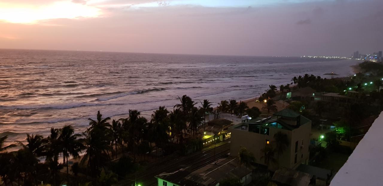 Beach Mount Apartment Dehiwala-Mount Lavinia Exterior photo