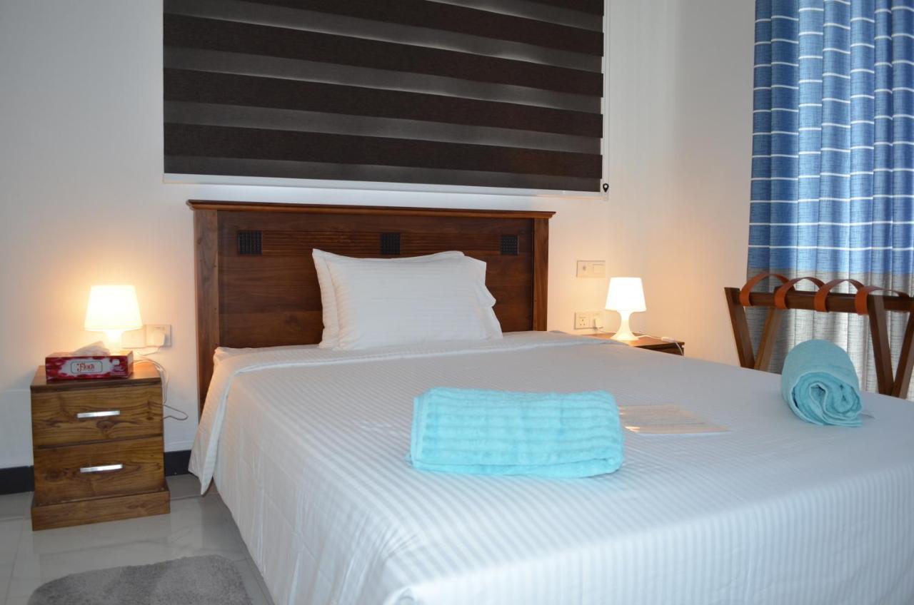 Beach Mount Apartment Dehiwala-Mount Lavinia Exterior photo