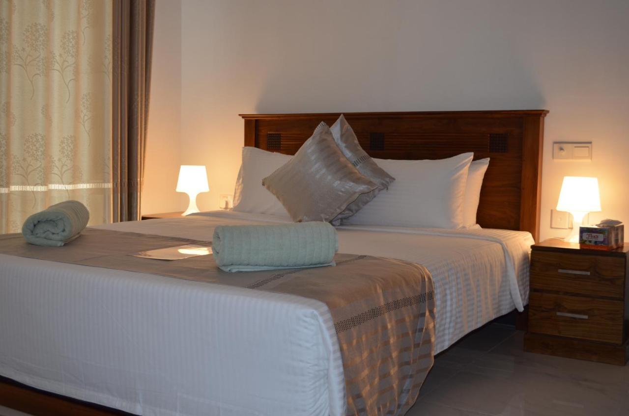 Beach Mount Apartment Dehiwala-Mount Lavinia Exterior photo