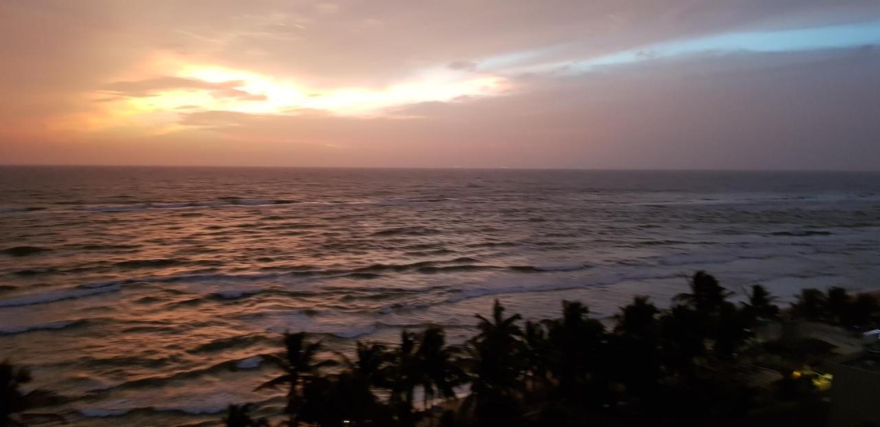 Beach Mount Apartment Dehiwala-Mount Lavinia Exterior photo